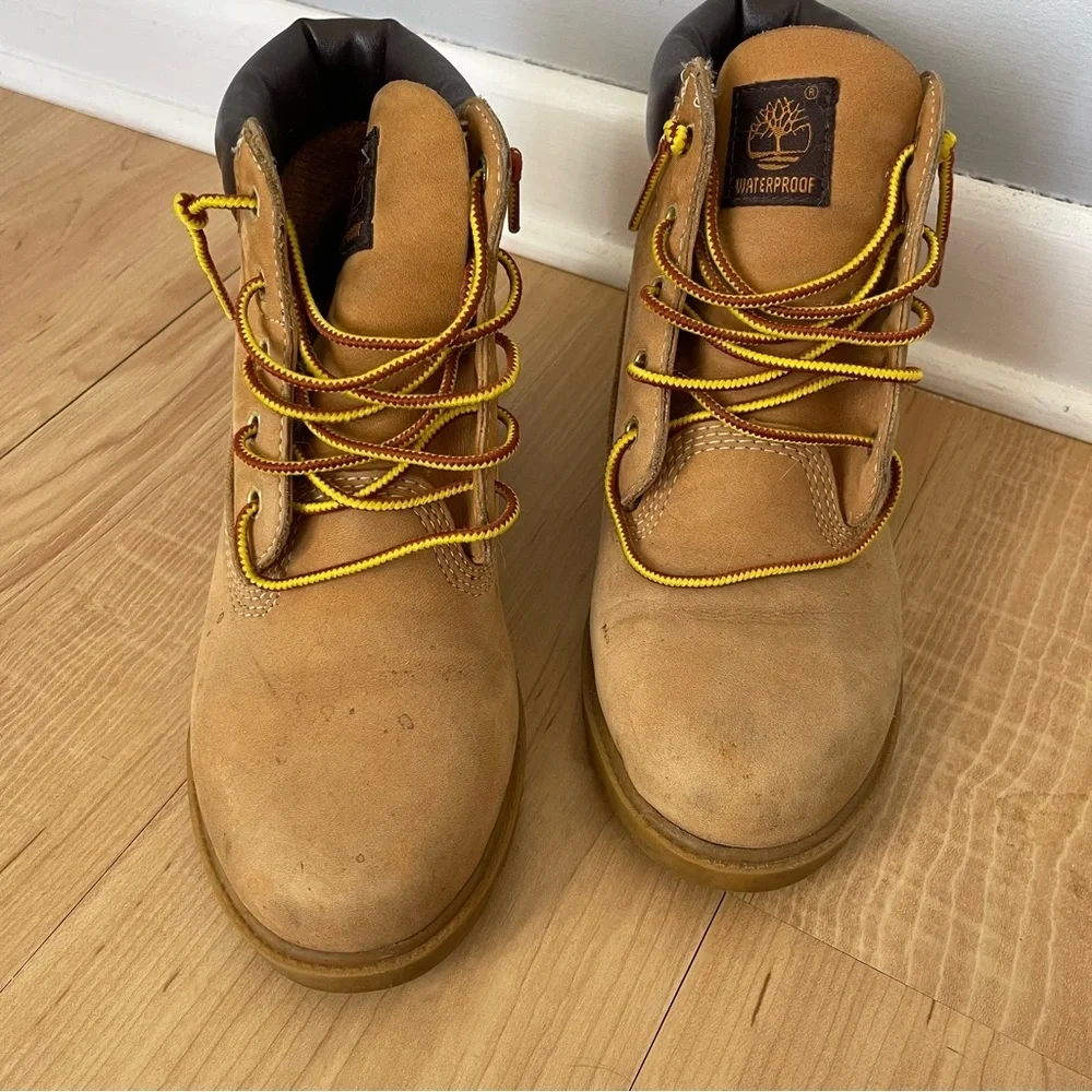 Timberland Kids Tan and Brown Boots Vintage 90’s Leather